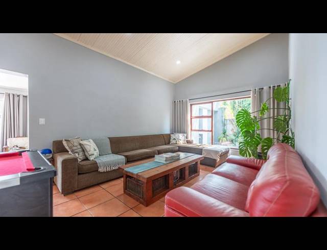 4 BEDROOM HOUSE FOR SALE IN BLOMMENDAL
